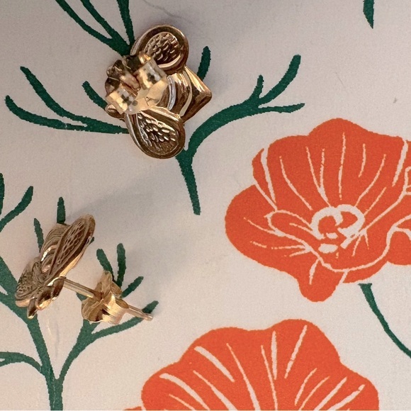 NEW SOLID 14K Gold Bee Stud Earrings - Picture 3 of 5